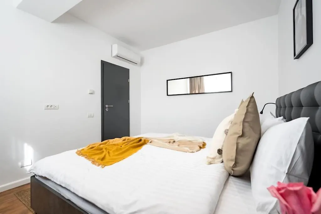 Central 18 Apartment - New Building & Parking Boekarest