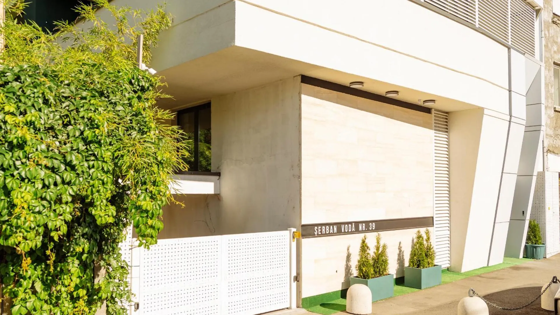 Central 18 Apartment - New Building & Parking Bucharest Romania